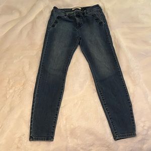 Adorable Liverpool stretch skinny jeans. Gently used!